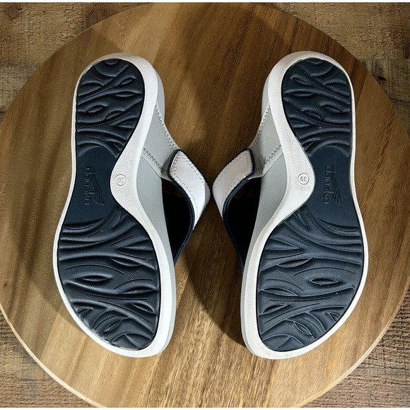 Dansko Katy 2 Thong Sandals Womens EU 39 US 8.5-9 White Gray Wedge Slip-On - Picture 7 of 10